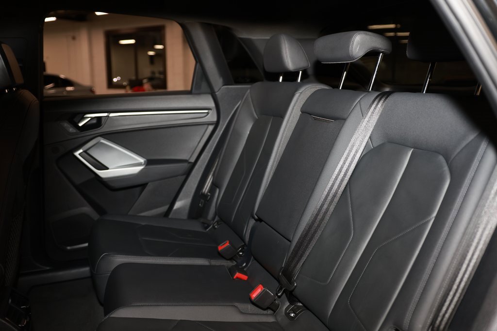 Used 2023 Audi Q3 2.0T Premium image 12