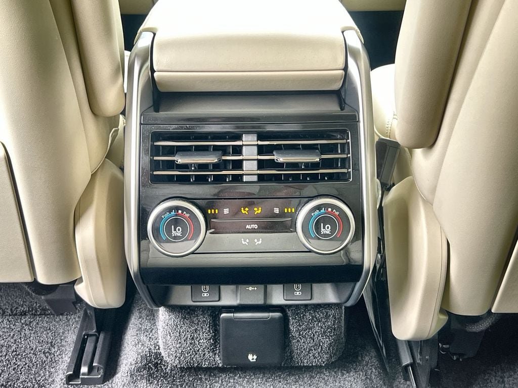 New 2026 Land Rover Range Rover SE AWD/4WD image 16