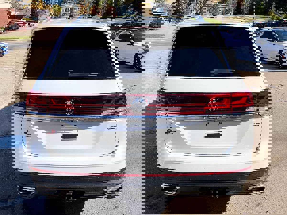 Used 2024 Volkswagen Atlas SEL image 8