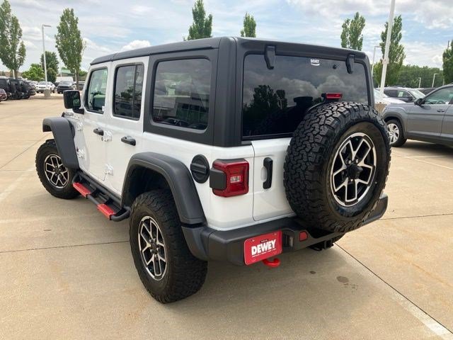 Used 2024 Jeep Wrangler Unlimited Rubicon w/ Convenience Group AWD/4WD image 9