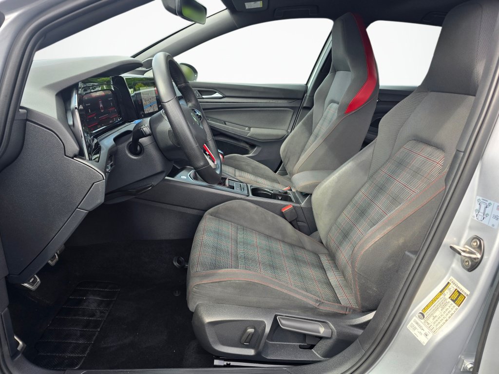 Used 2022 Volkswagen GTI SE FWD image 13