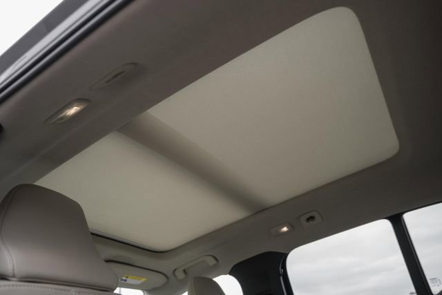 New 2026 Volvo XC40 B5 Ultra w/ Protection Package Premier image 36