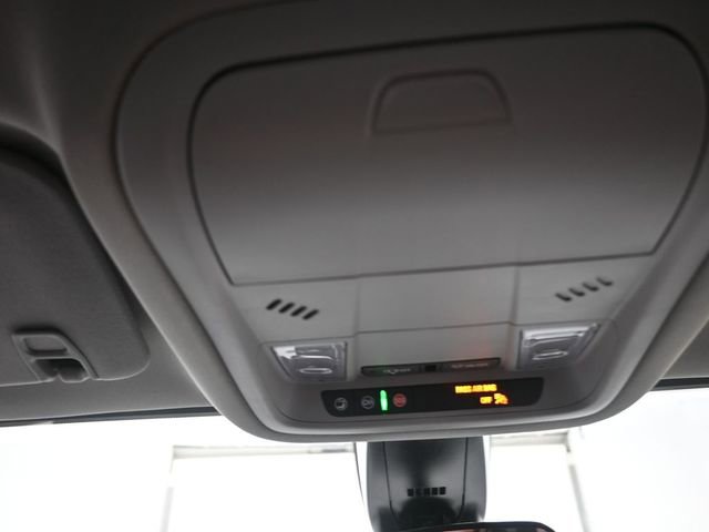 Used 2023 GMC Acadia SLE w/ Driver Convenience Package image 11