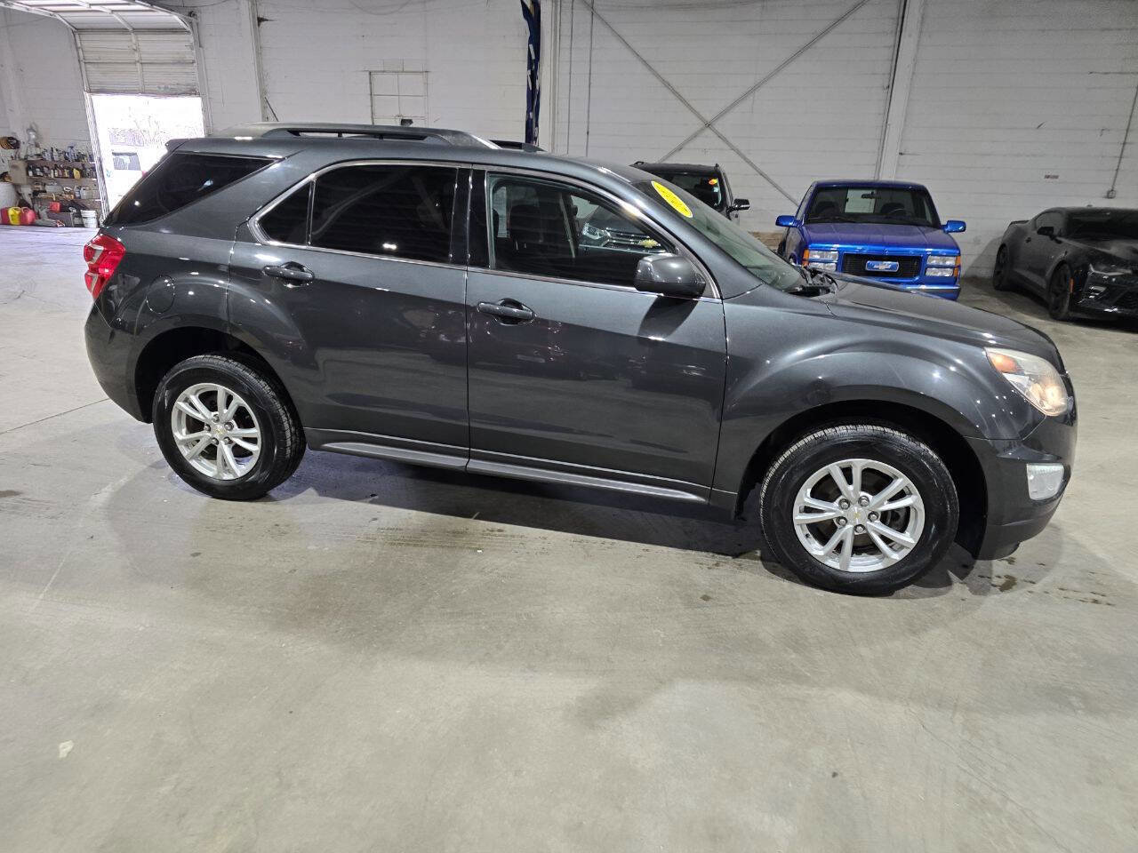 Used 2017 Chevrolet Equinox LT w/ Convenience Package AWD/4WD image 16