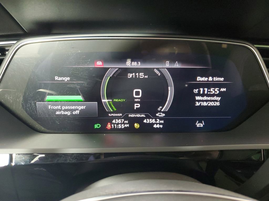 Used 2023 Audi e-tron Premium Plus w/ Premium Plus Package image 27