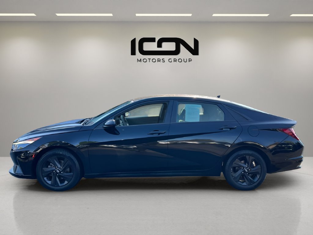Used 2023 Hyundai Elantra SEL FWD image 2