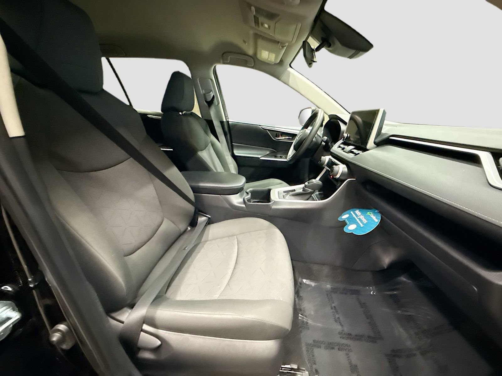 Used 2024 Toyota RAV4 XLE FWD image 29