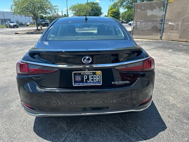 Used 2019 Lexus ES 300h FWD image 4