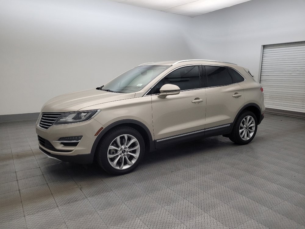 Used 2017 Lincoln MKC Select w/ Select Plus Package FWD image 2