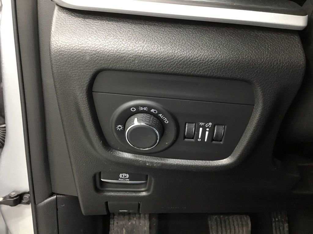 Used 2024 Jeep Grand Cherokee L Laredo image 15