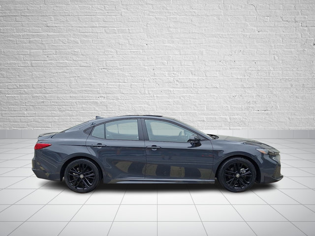 Used 2025 Toyota Camry SE FWD image 7