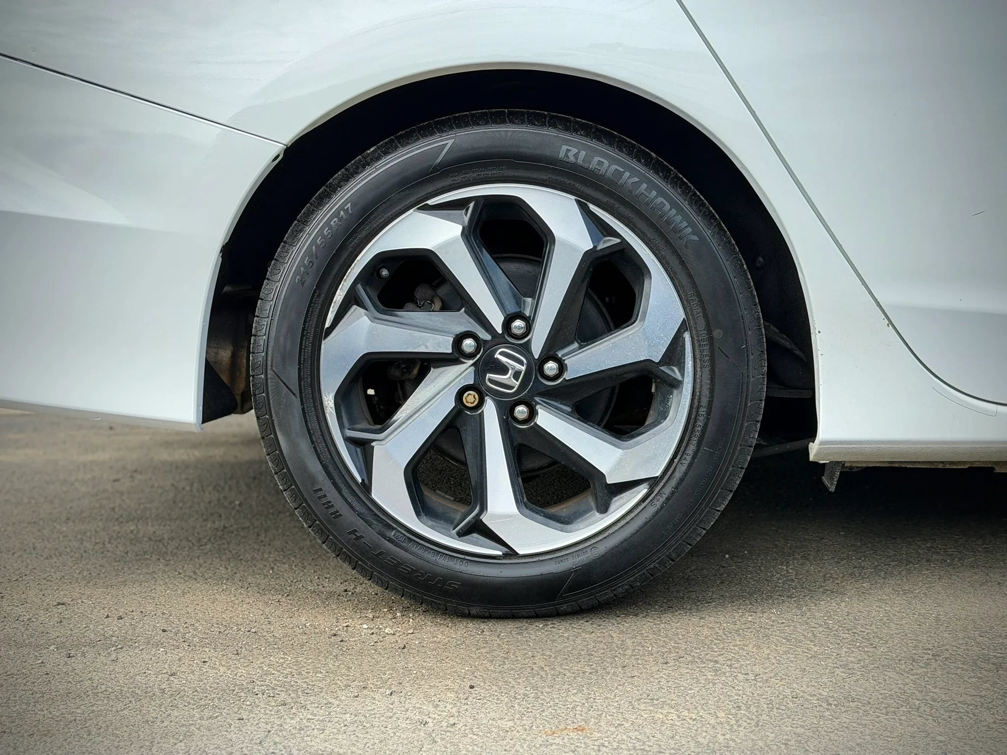 Used 2017 Honda Accord EX-L image 23