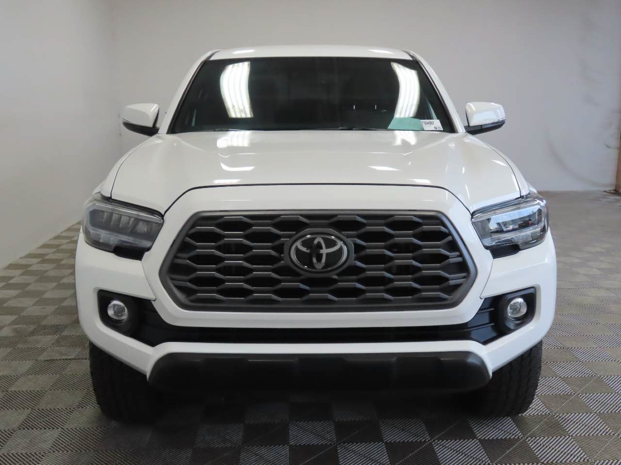 Used 2023 Toyota Tacoma TRD Off-Road AWD/4WD image 2
