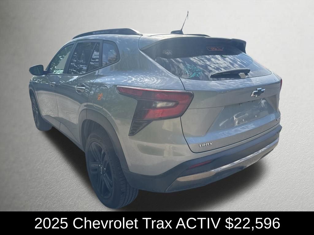 Used 2025 Chevrolet Trax ACTIV w/ Sunroof Package FWD image 5