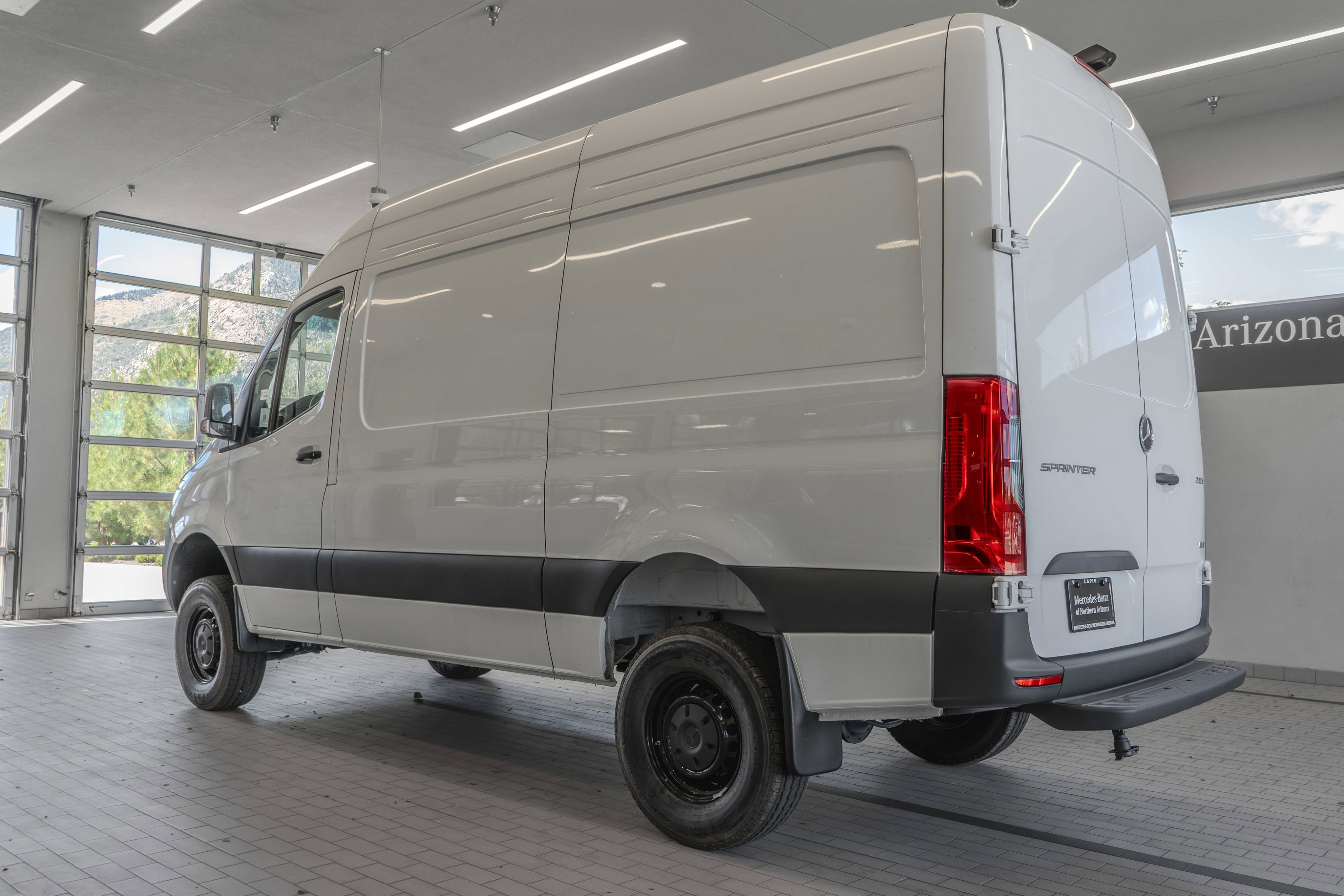 Used 2025 Mercedes-Benz Sprinter 2500 image 12