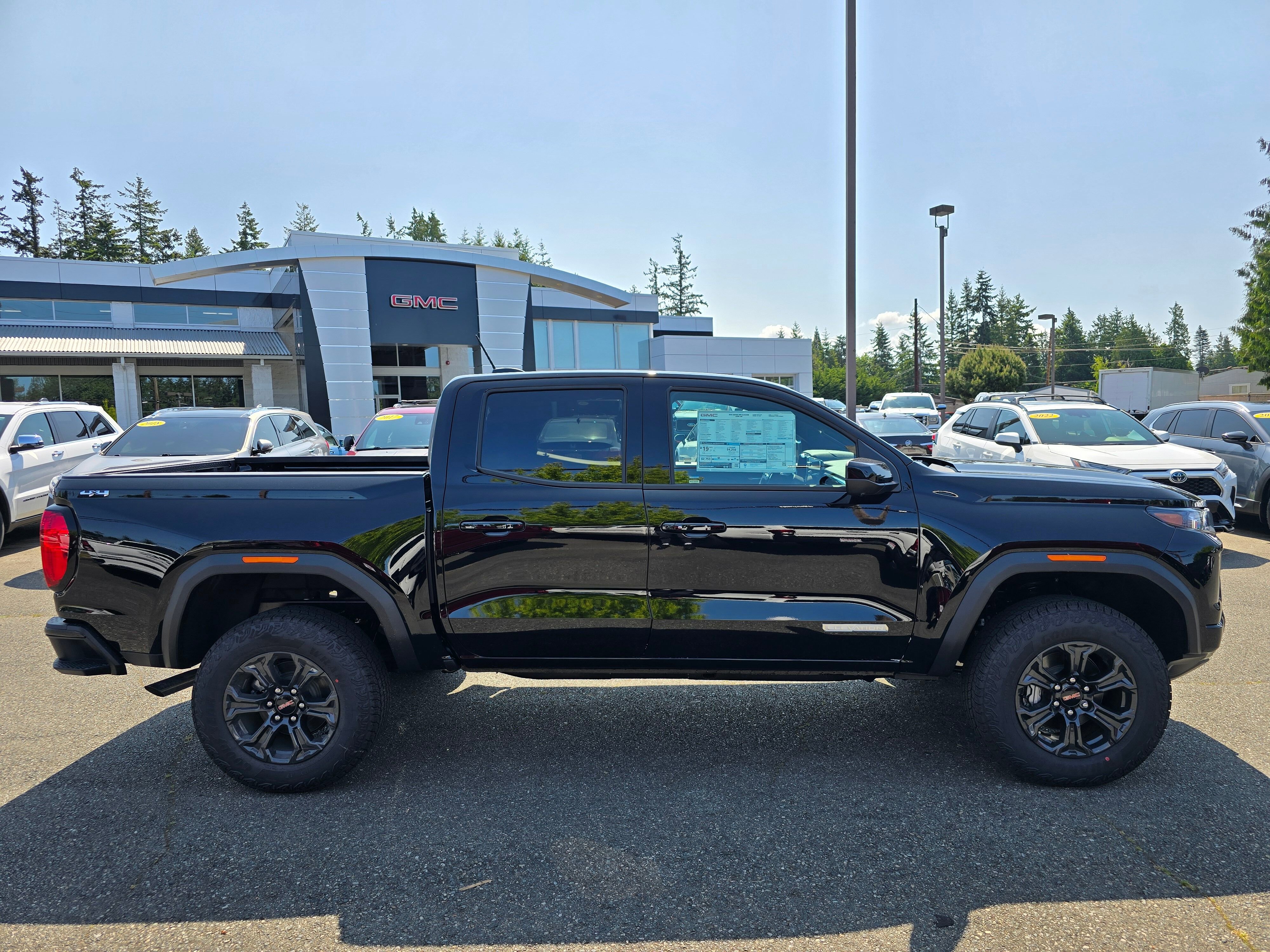 New 2025 GMC Canyon Elevation w/ Convenience Package image 8