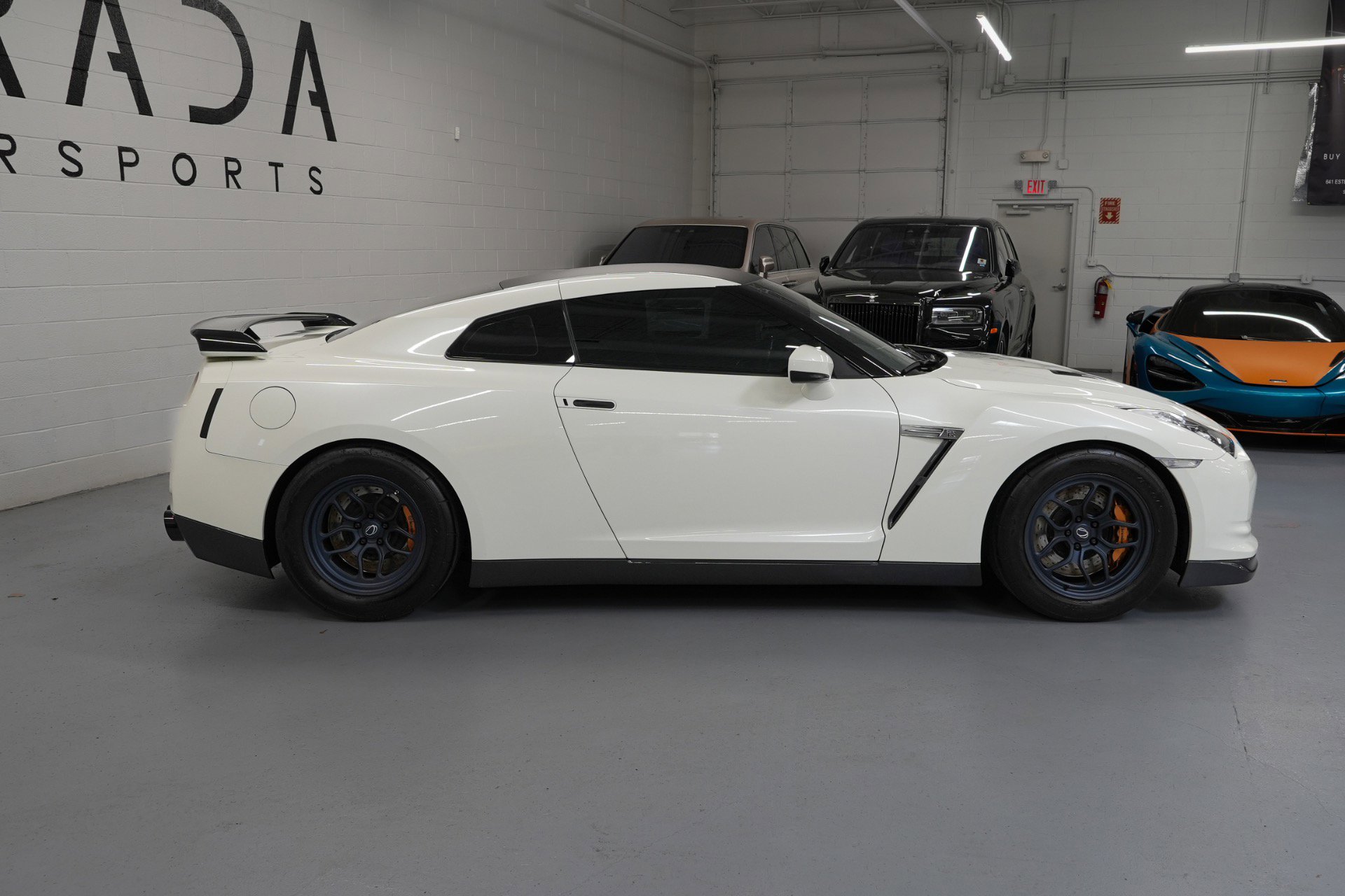 Used 2009 Nissan GT-R Premium AWD/4WD image 11