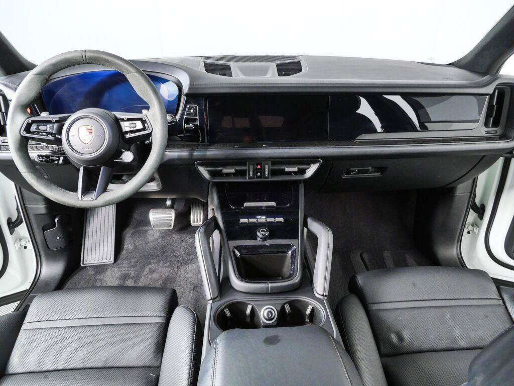 Certified 2025 Porsche Cayenne GTS AWD/4WD image 24