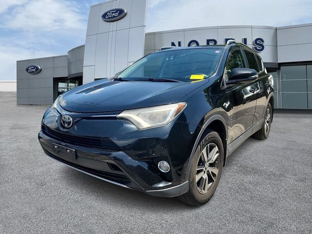 Used 2018 Toyota RAV4 XLE AWD/4WD image 3