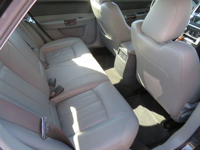 Used 2005 Chrysler 300 C RWD image 15