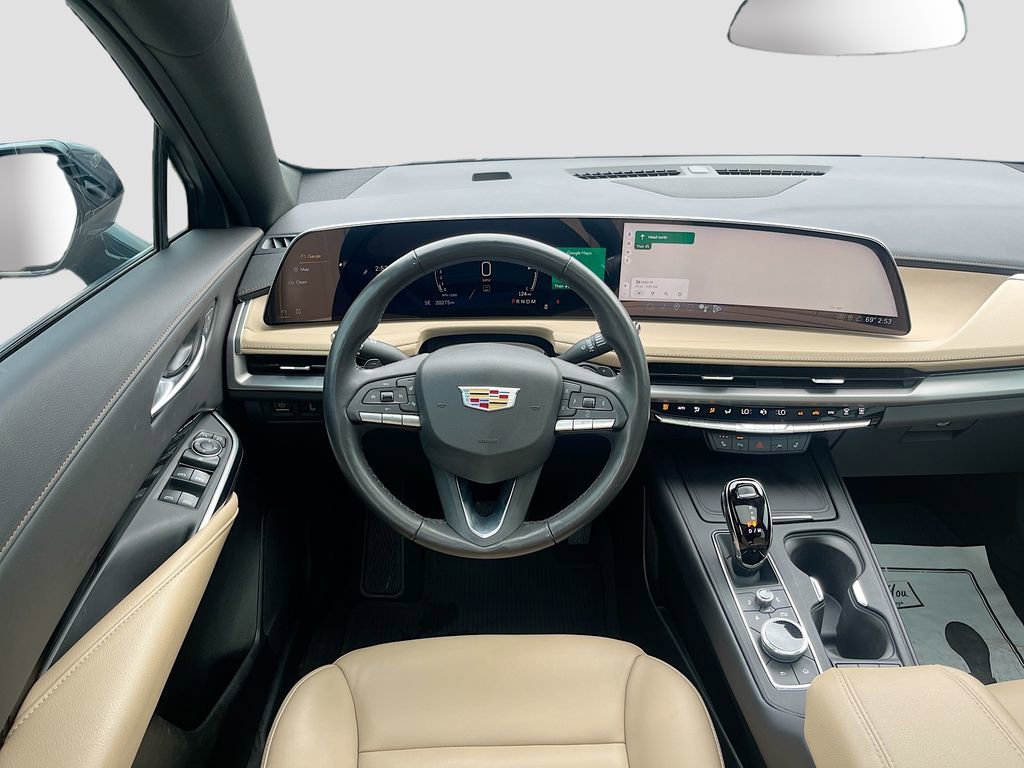 Used 2024 Cadillac XT4 Luxury w/ Cold Weather Package FWD image 23