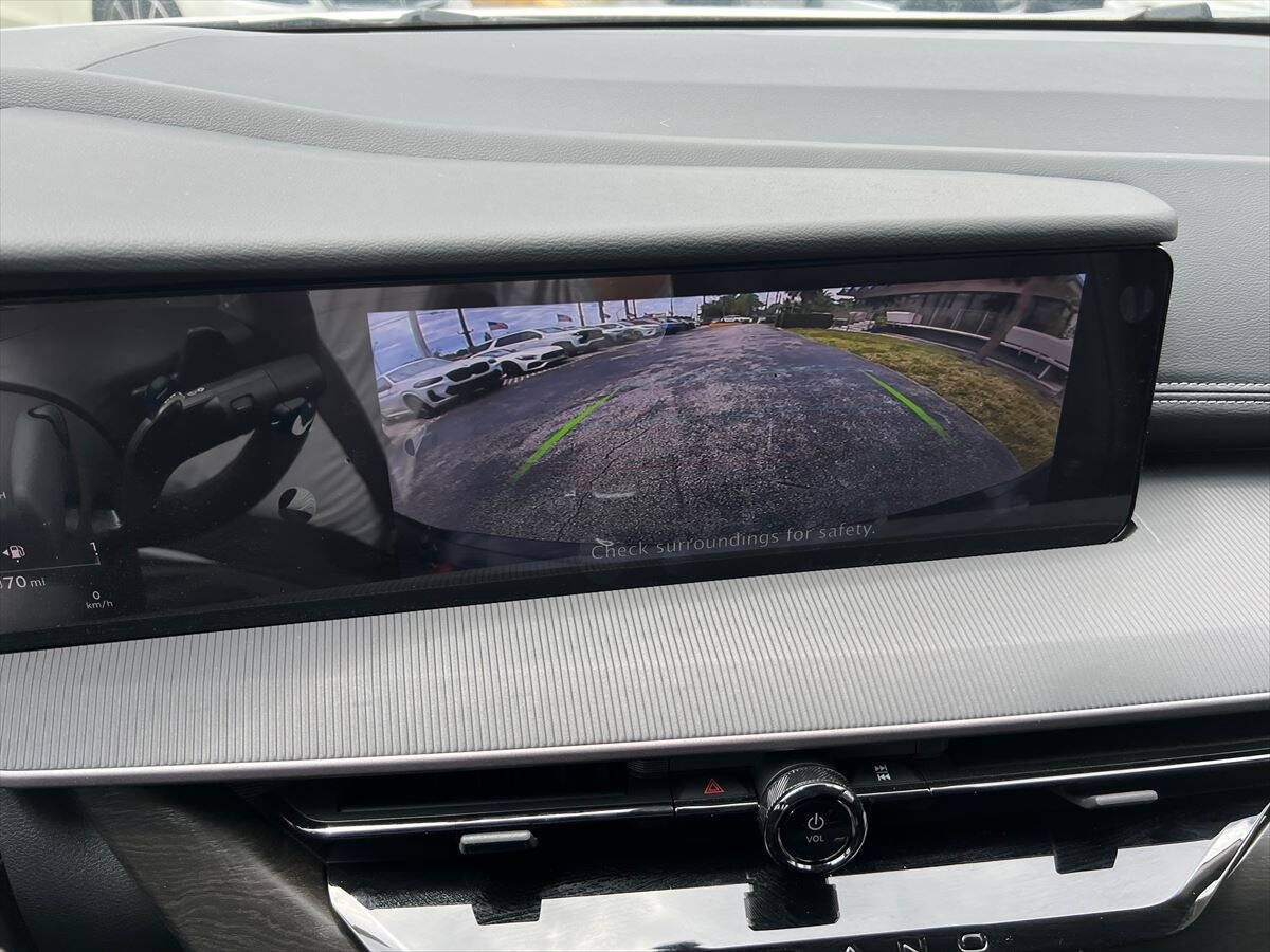 Used 2025 Nissan Murano SV FWD image 11