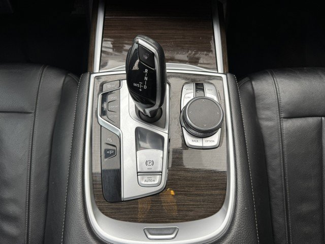 Used 2019 BMW 740i w/ Cold Weather Package RWD image 35