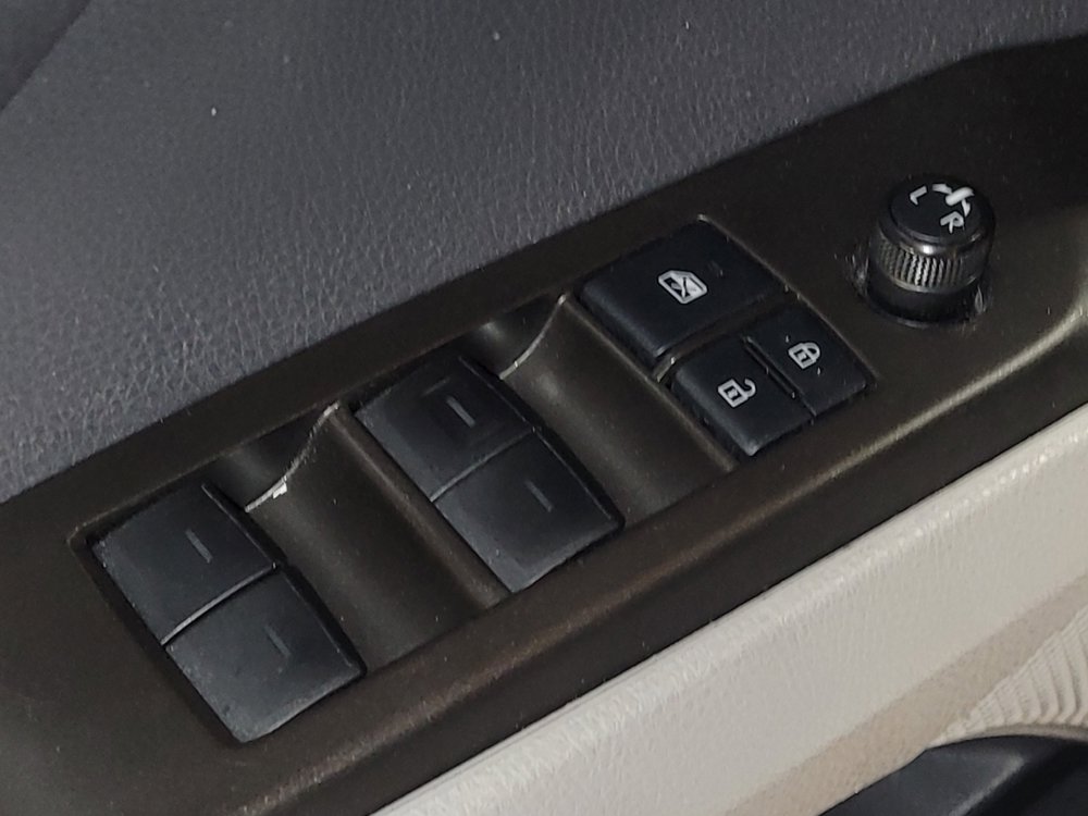 Used 2022 Toyota Camry LE FWD image 27