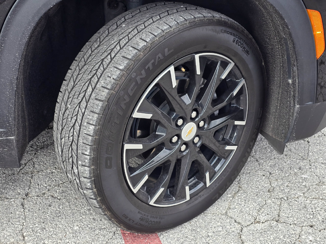 Used 2025 Chevrolet Traverse LT w/ Sun and Wheel Package AWD/4WD image 7