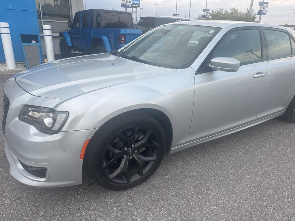 Used 2022 Chrysler 300 Touring L w/ Popular Equipment Group image 6