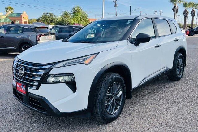 Used 2024 Nissan Rogue S image 3