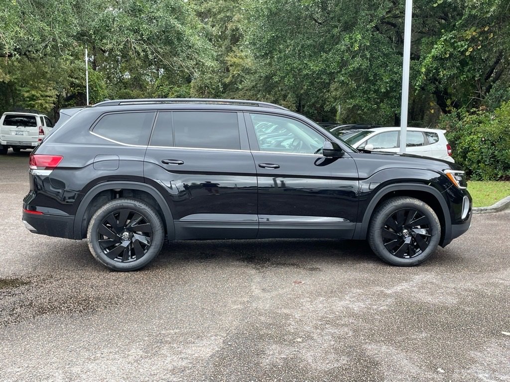 New 2026 Volkswagen Atlas SE image 2