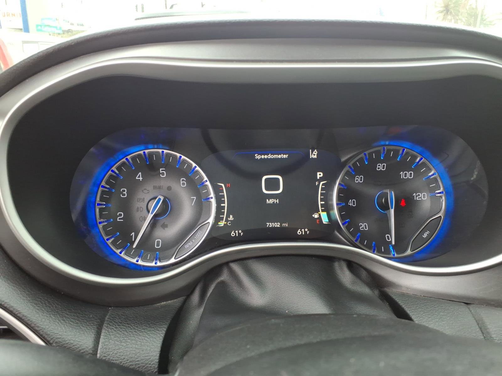 Used 2022 Chrysler Pacifica Touring-L image 16