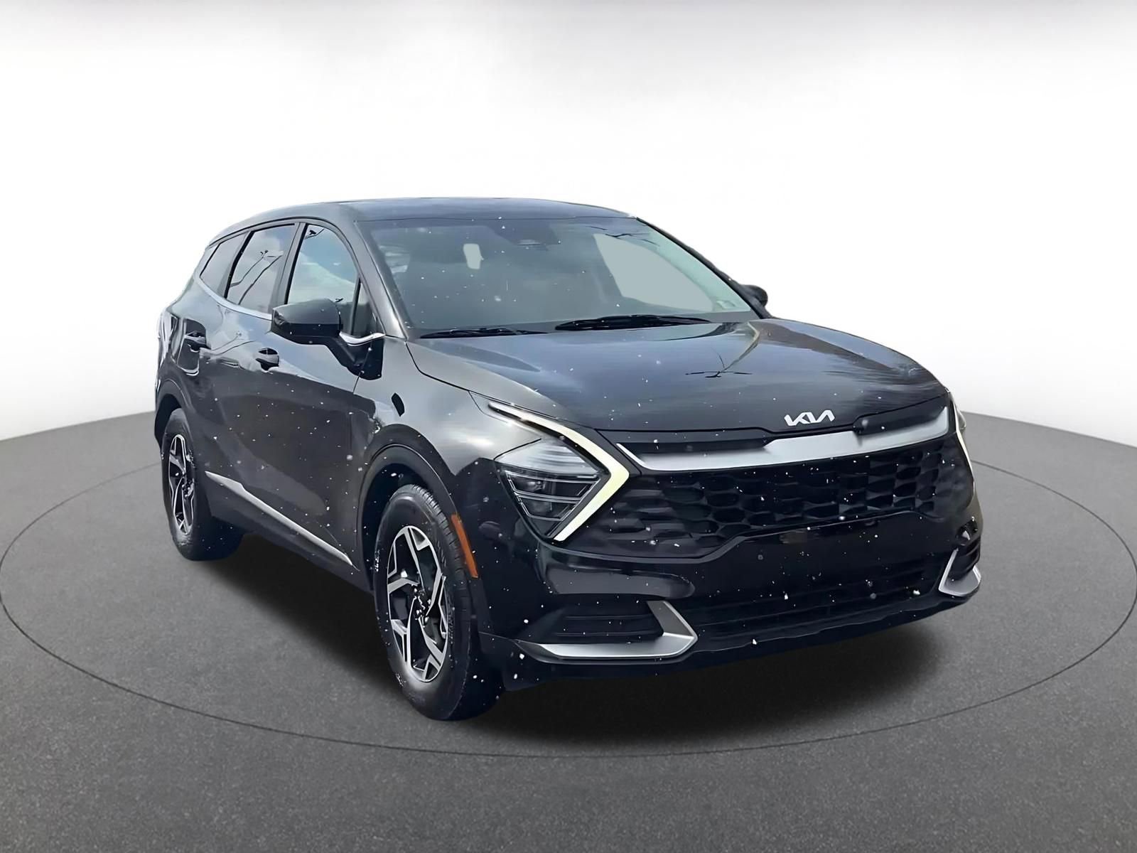 Used 2025 Kia Sportage LX image 3