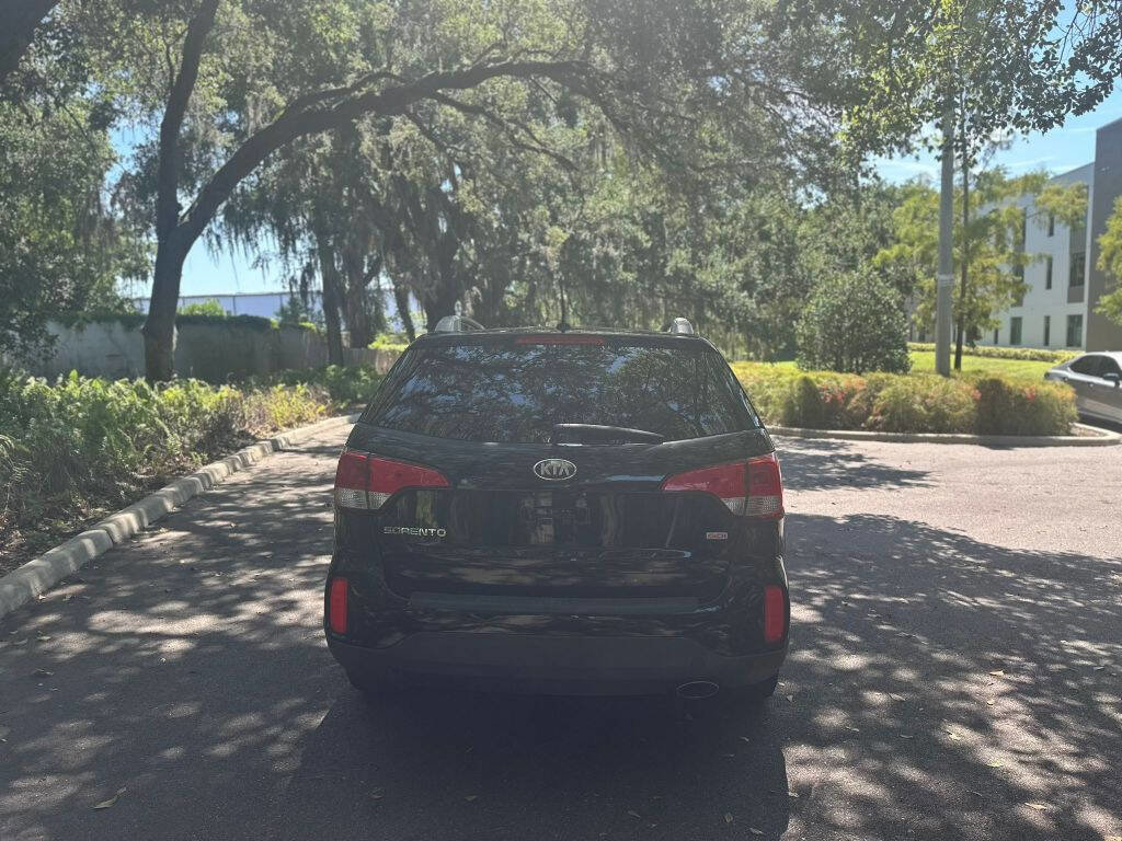 Used 2014 Kia Sorento LX image 12