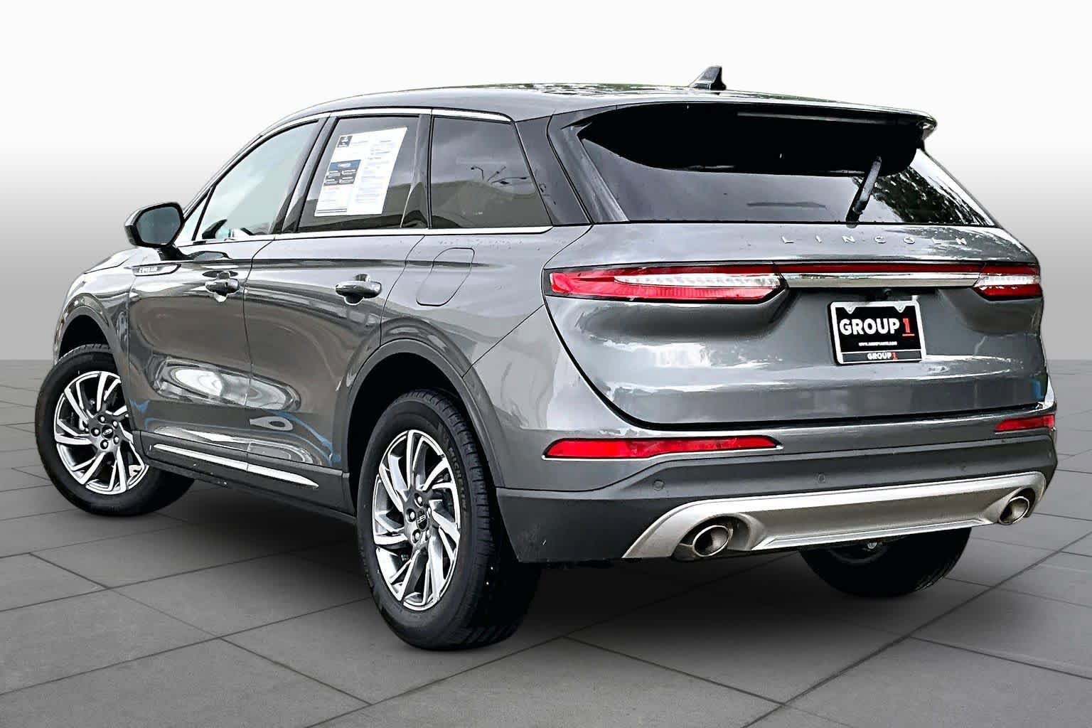 Used 2025 Lincoln Corsair FWD image 11