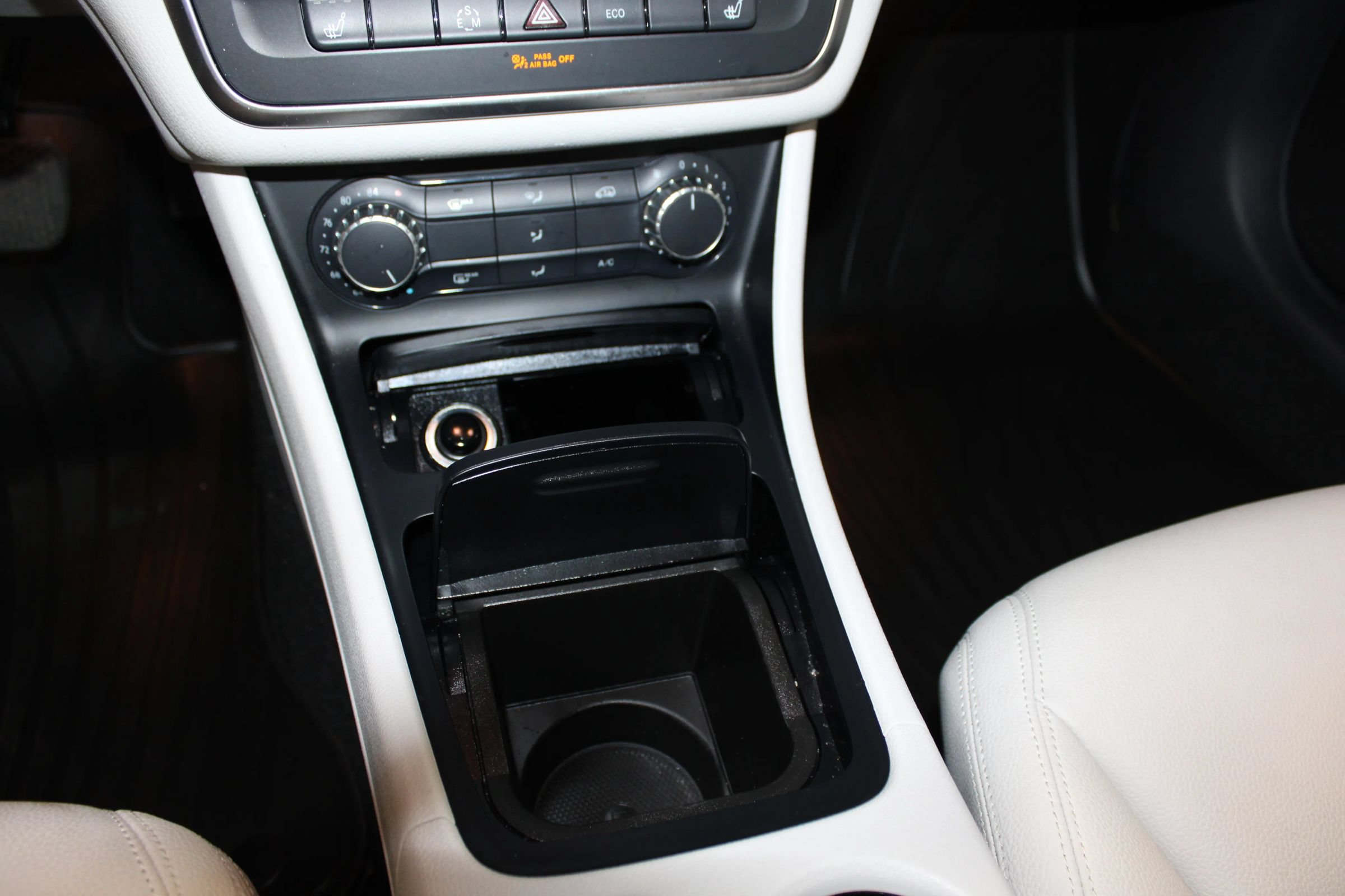 Used 2014 Mercedes-Benz CLA 250 image 17