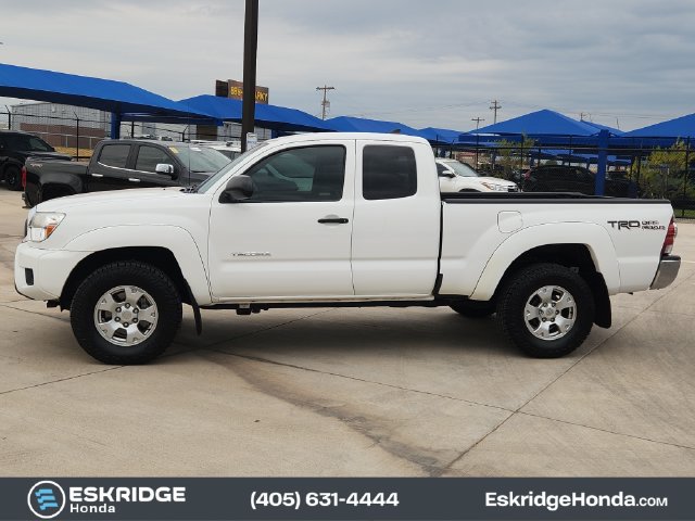 Used 2015 Toyota Tacoma 4x4 Access Cab V6 w/ TRD Off-Road Package image 4