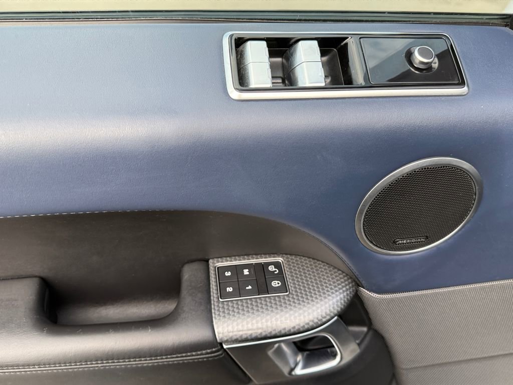 Used 2019 Land Rover Range Rover Sport HST image 11