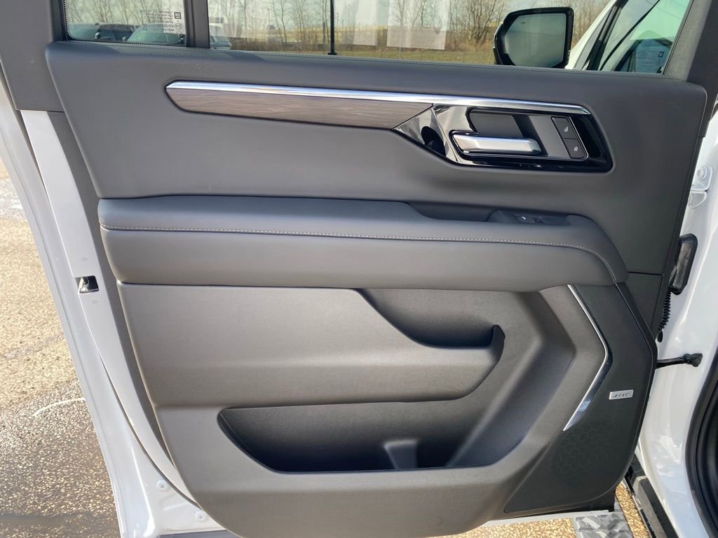 New 2026 Chevrolet Suburban Z71 w/ Comfort Package image 23