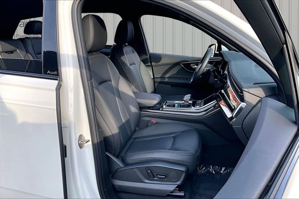 Used 2025 Audi Q7 3.0T Premium Plus w/ Premium Plus Package AWD/4WD image 29