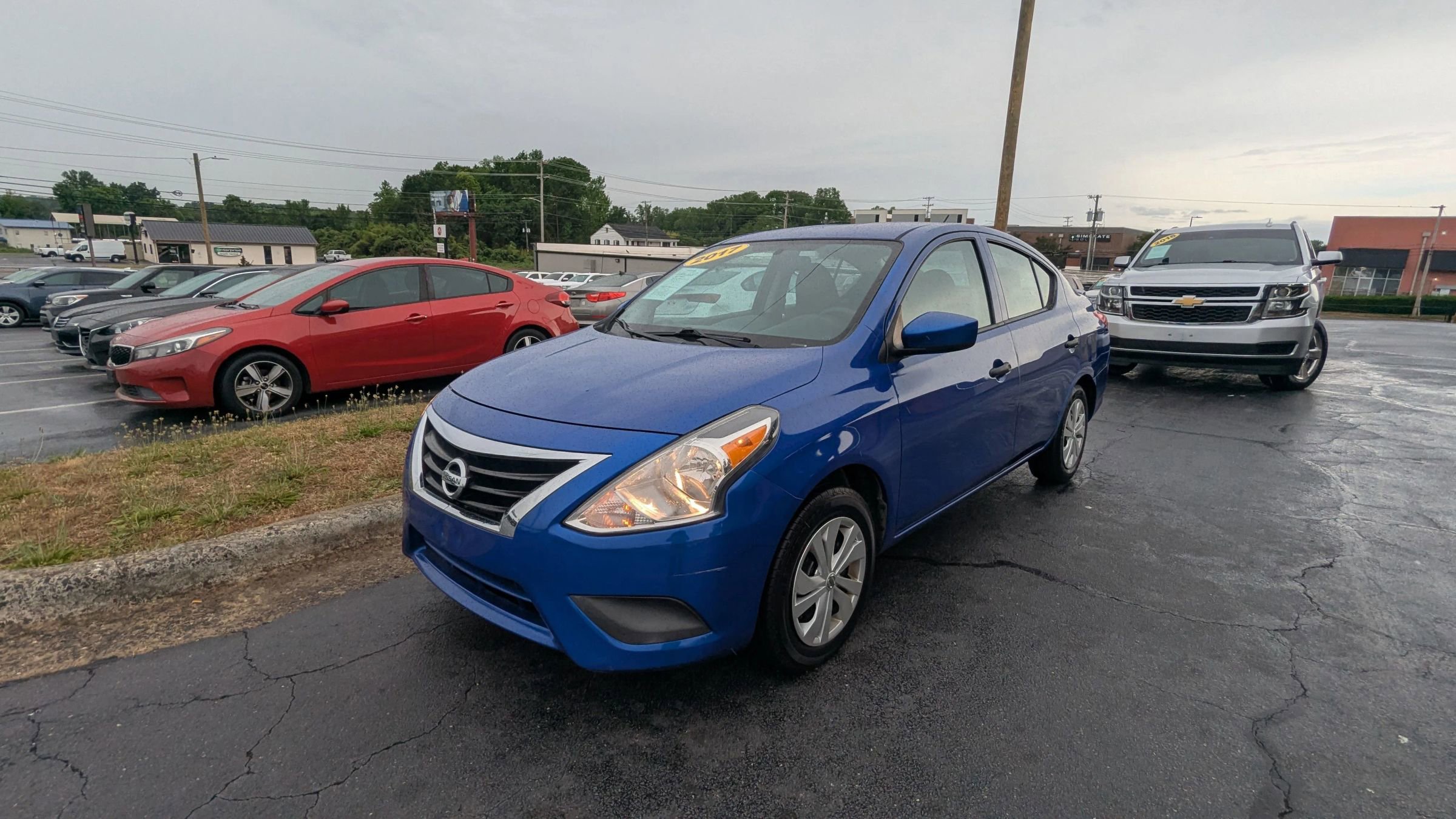 Used 2017 Nissan Versa S Plus FWD image 3