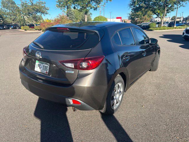 Used 2016 MAZDA MAZDA3 i Sport FWD image 2