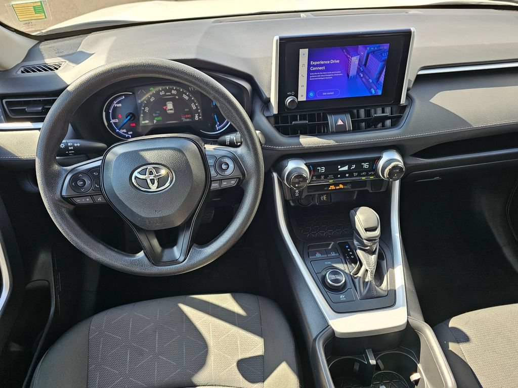 Used 2025 Toyota RAV4 XLE AWD/4WD image 19