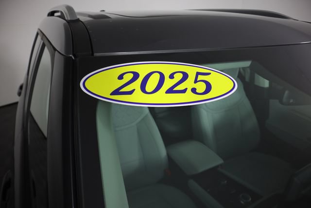 Used 2025 Ford Explorer Platinum w/ Ultimate Package AWD/4WD image 9