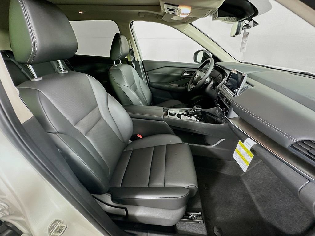 New 2026 Nissan Rogue SV AWD/4WD image 36