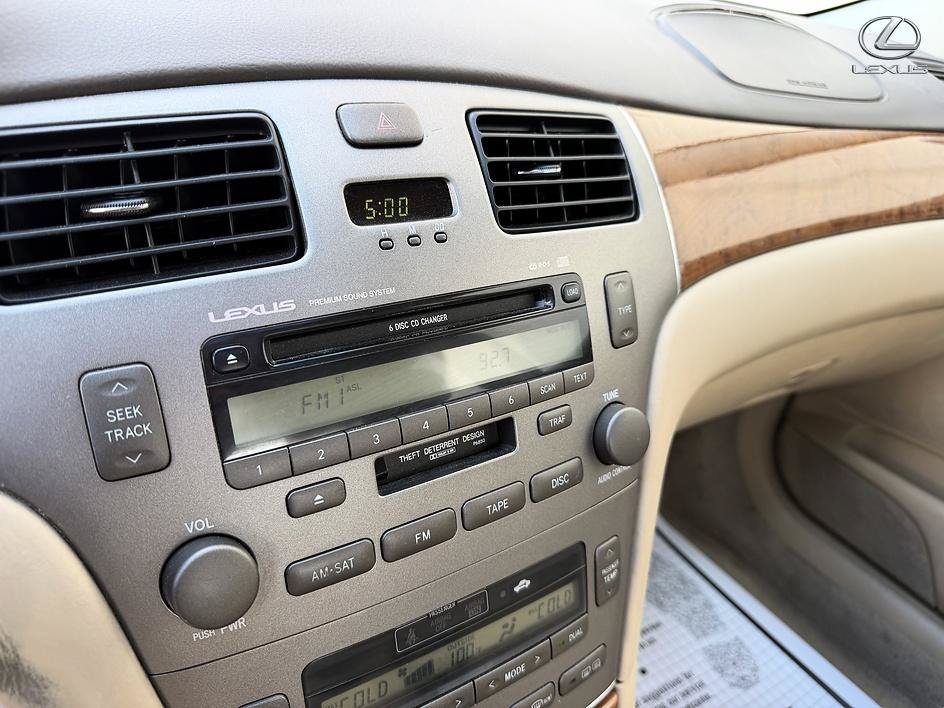 Used 2005 Lexus ES 330 FWD image 19