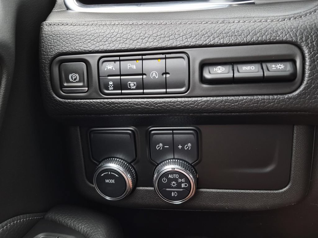 Used 2023 GMC Yukon Denali RWD image 24
