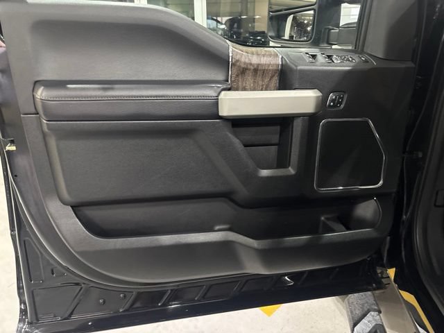Used 2017 Ford F250 Lariat w/ Lariat Ultimate Package AWD/4WD image 11