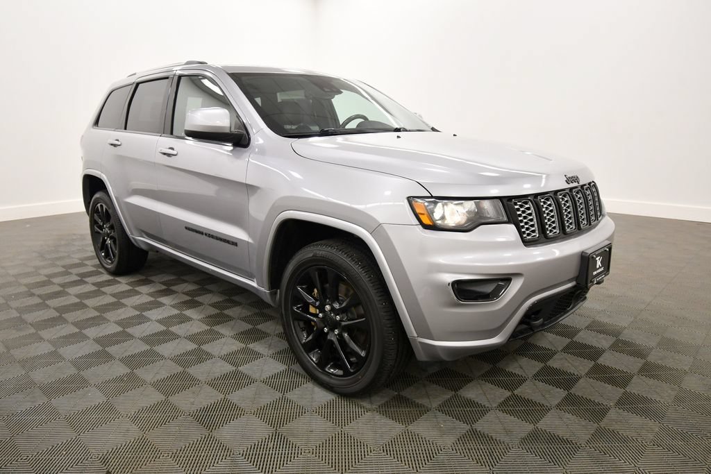 Used 2021 Jeep Grand Cherokee Altitude AWD/4WD image 10